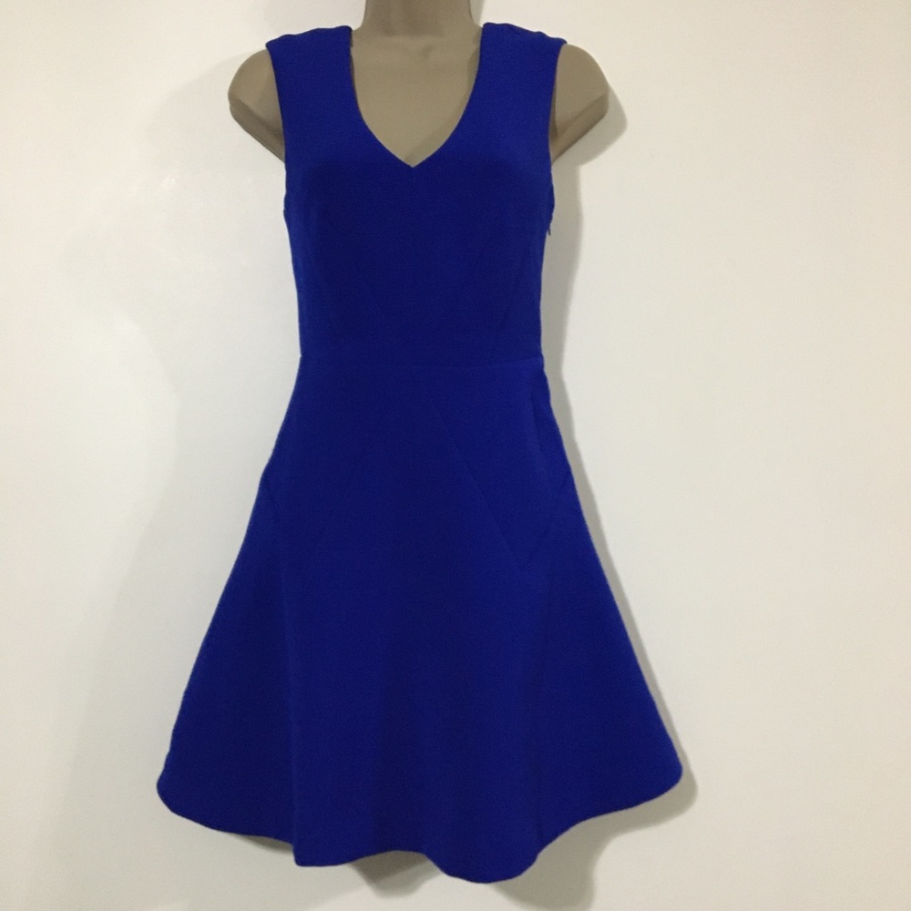 Sugar Lips Sugar + Lips V Neck Dress. Size Small.